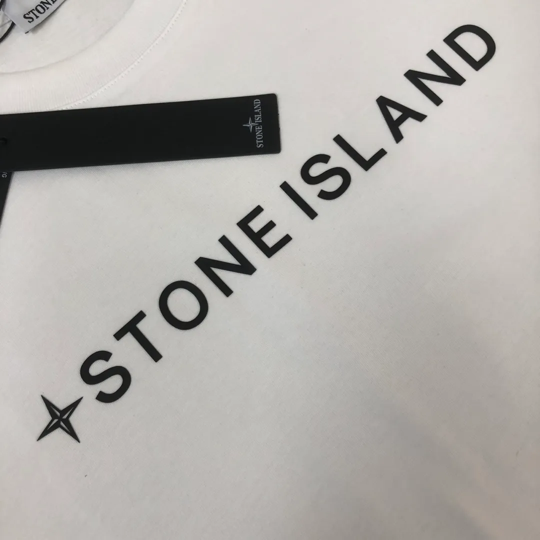 P180 Stone Island 2025 latest T-shirt, couple style ~ original order, fashionable and casual short T-shirt, three-dimensional logo letter logo silicone printing technology on the chest! Specially supplied with customized cotton fabrics ~ Cotton T-shirts ~ Pre-washed to prevent deformation and shrinkage, making the upper body more comfortable and breathable ~ All available from stock ~ Unique design style, trendy must-have item, complete with three standards 👍 Color: black/white/dark gray/brown Size: S M L XL (larger version, please indicate your height and weight when placing an order)